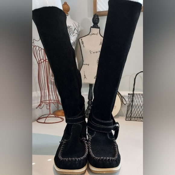 Modern Vice Made in Italy Black Suede Pull On Boot Like New - Picture 6 of 9